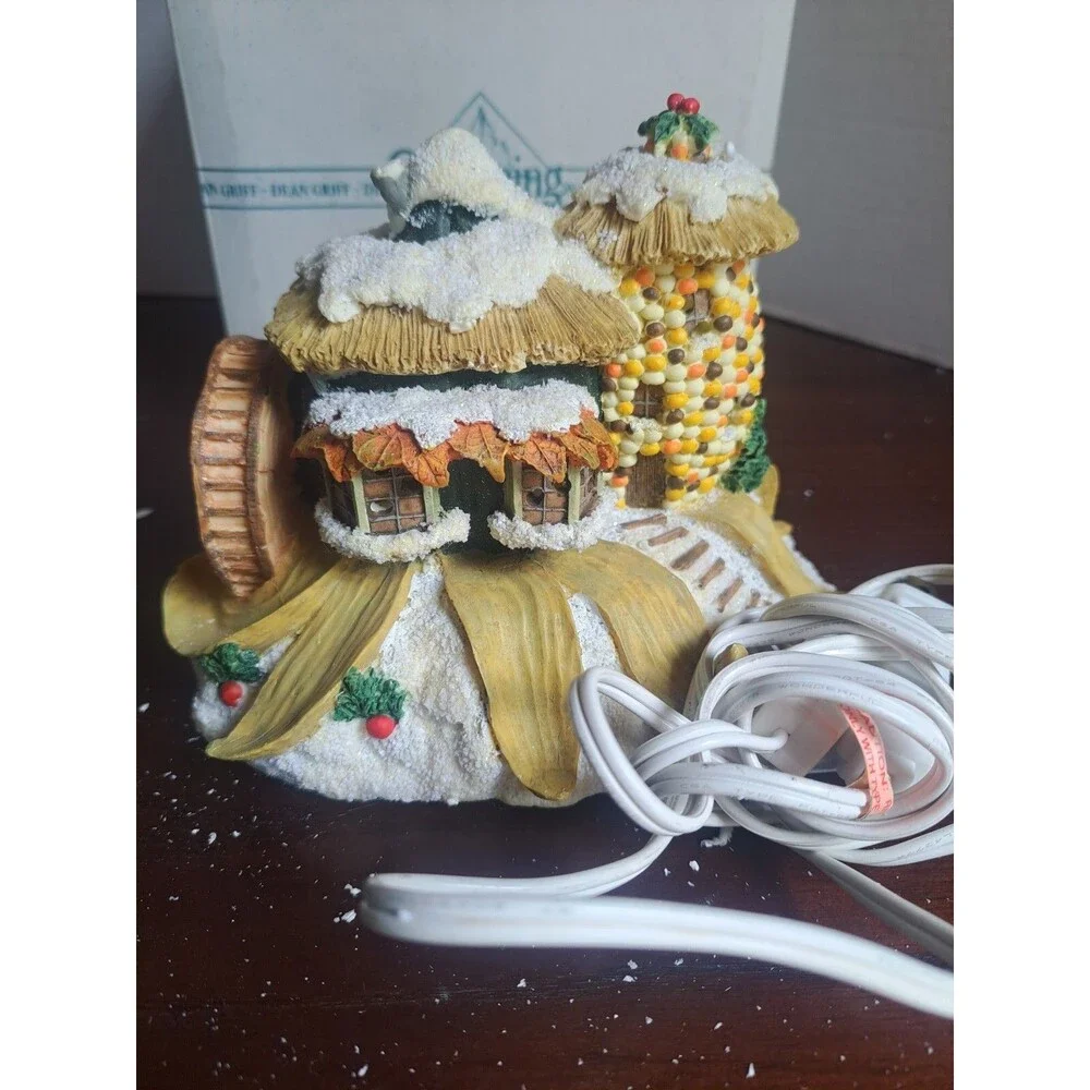 Charming Tails Old Cob Mill Lighted Figurine 7086/7500